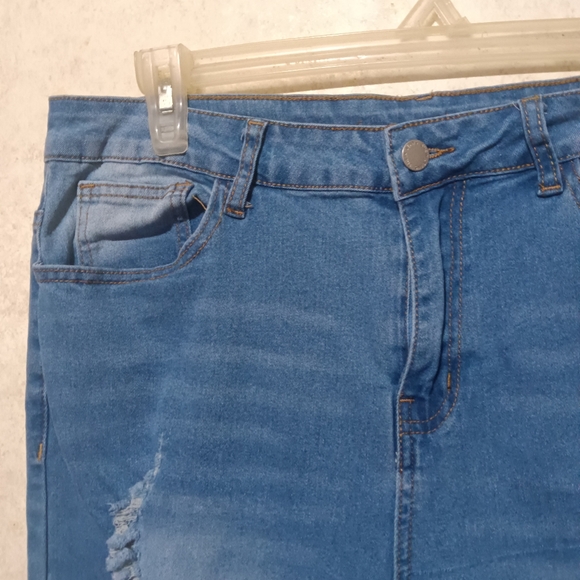 Women's Distressed Blue Jeans - Picture 7 of 13